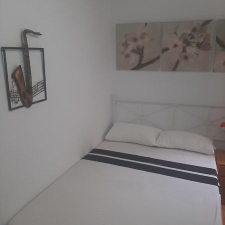 Alquiler Habitacion- Descanso Sabadell - Bano Compartido Extérieur photo