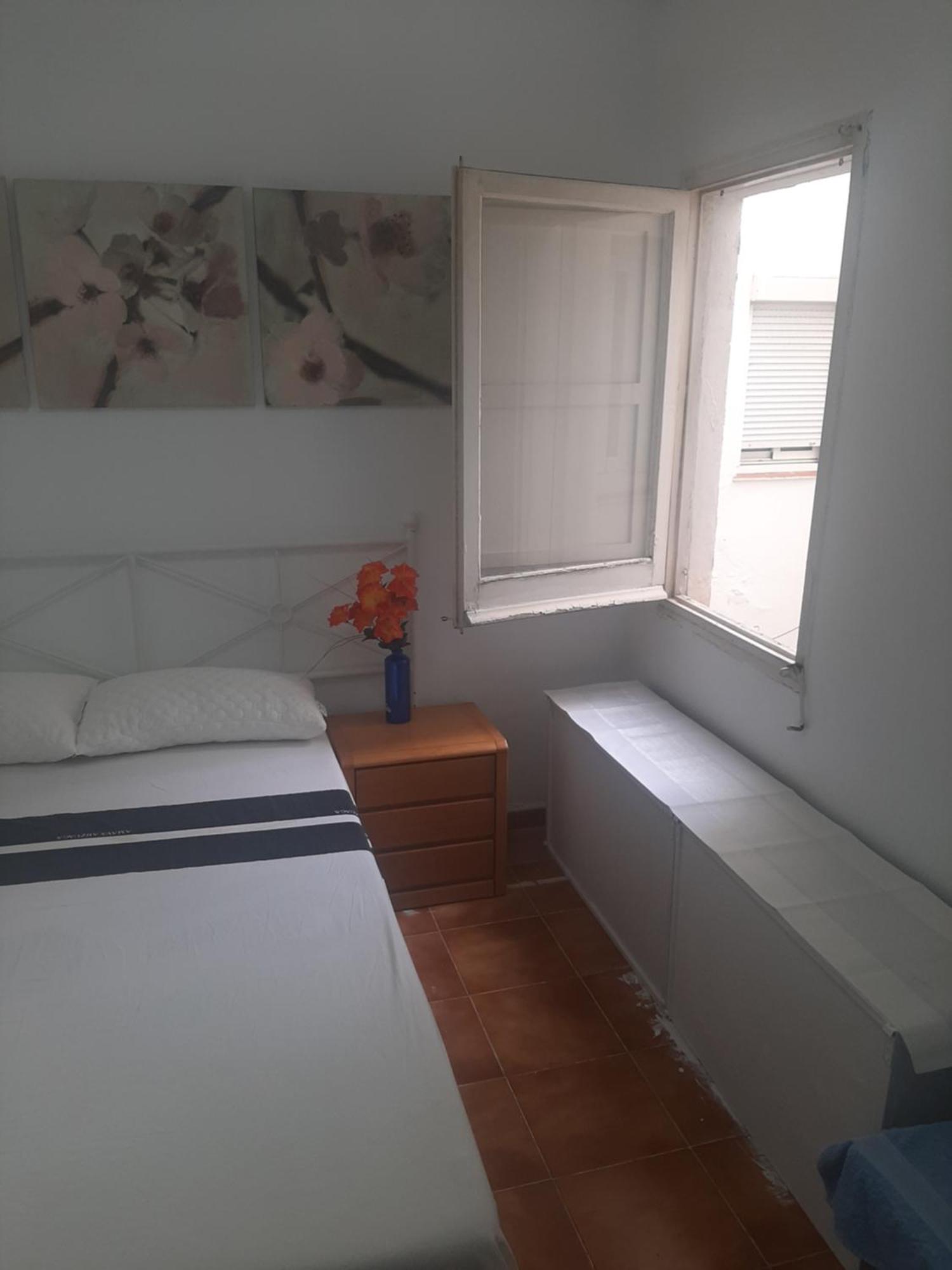 Alquiler Habitacion- Descanso Sabadell - Bano Compartido Extérieur photo